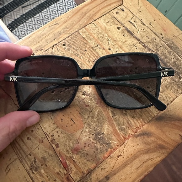 Black Square Sunglasses - Picture 2 of 5